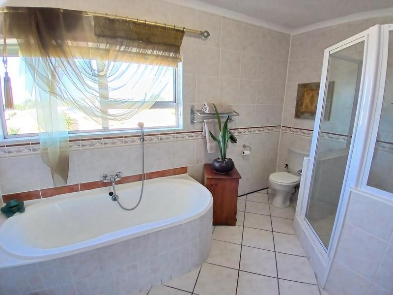 5 Bedroom Property for Sale in Stilbaai Wes Western Cape